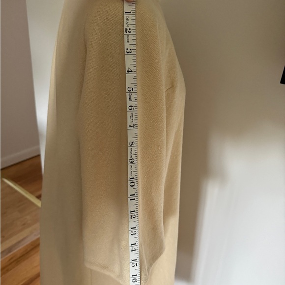 Paul R. Nissen, Vintage Butter Cream Wool Coat with (3) Smart Large Buttons - Picture 11 of 13